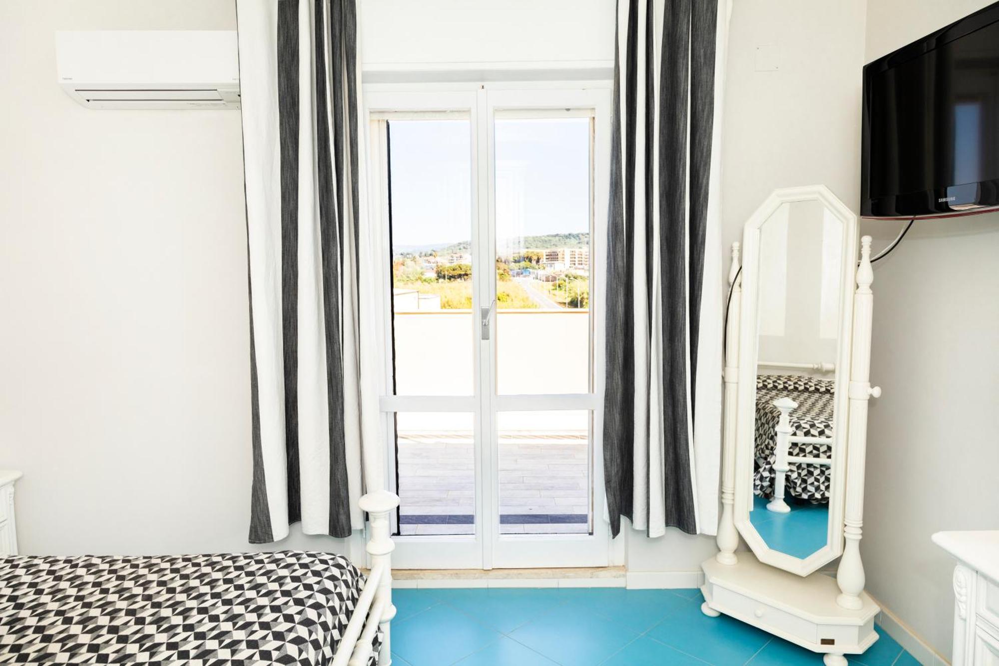Lovealghero Stanze In Attico Vista Mare Экстерьер фото